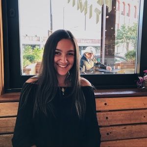 Meet your Posher, Kayla